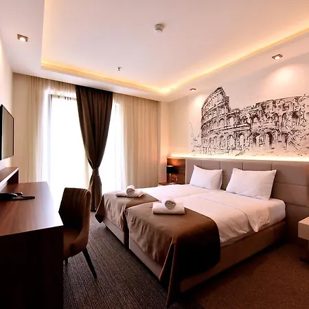 Lazaro Hotel 4*