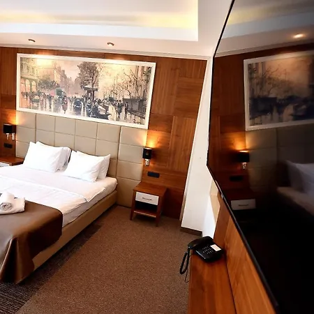 Hotel Lazaro