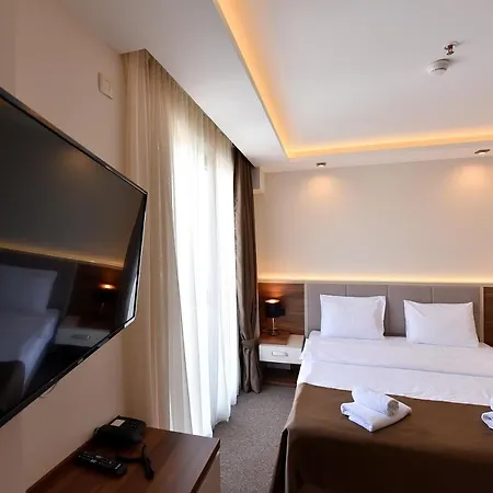 Lazaro 4* Podgorica