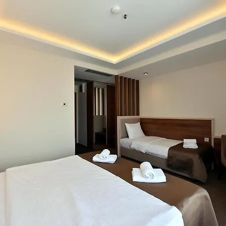 Lazaro 4* Podgorica