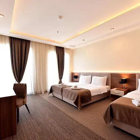 Lazaro 4* Podgorica
