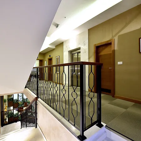 Lazaro 4* Podgorica
